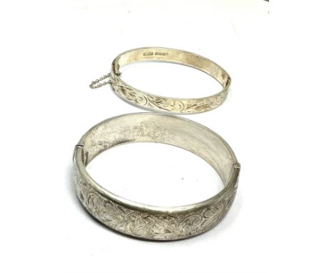 2 vintage silver bangles weight 49g 