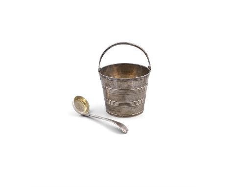A GEORGE IV SILVER CREAM PAIL, London c.1829, mark of Robert Hennell II, of tapering form with gilt interior and swing handle