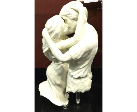 Royal Doulton Art is Life sculpture kiss by Alan Maslankowski, boxed with certificate. No damage, cracks or crazing. P&amp;P 
