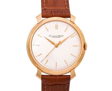 IWC "Shark Fin" Ref 521 Herrenuhr. 18K Gelbgold. Handaufzugswerk Kal. 89 in funktionsfähigem Zustand. Sehr gute Gangwerte (+7