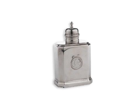 A George V silver tea caddy, rectangular with a pull-off cap, and applied Queen Anne silver coin on one side, by T. Bradbury 