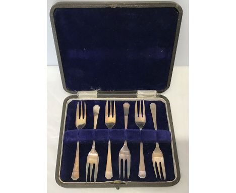 Cased set of six silver cake forks. TB and S Sheffield 1944/45 approx 76gms. 