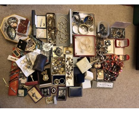 A very large quantity of vintage costume jewellery including Napier, Monica Port line uniform buttons etc.  