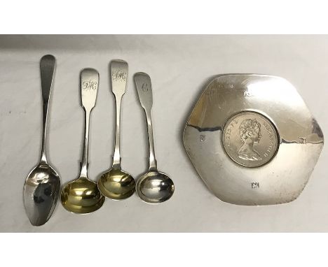 Three Georgian hallmarked silver condiment spoon, 1 teaspoon and a hallmarked silver Queen Elizabeth and Philip commemorative