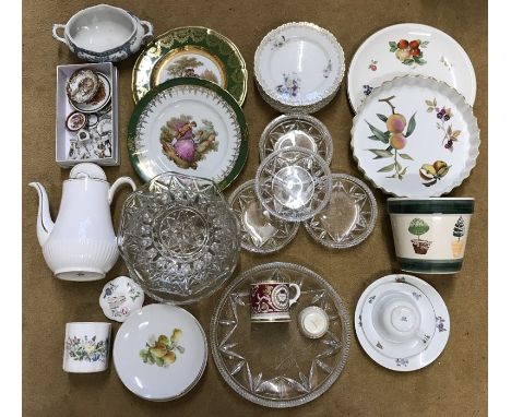 Selection of ceramics and glassware inc fruit bowls, Limoges miniatures, decorative wall plates, 1995 Buckingham Palace mug. 