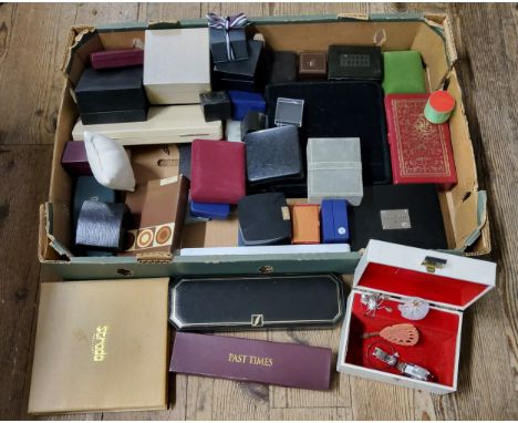 Various vintage and later jewellery boxes etc. 