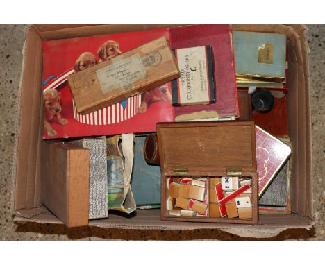 A box of various vintage games, puzzles, Mah Jong set etc. 