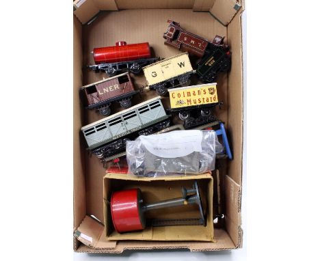 Large tray containing a variety of Hornby items: 1930/1 Water Tank no.2 blue base &amp; columns, red tank, inside probably re