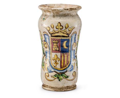 Großer Albarello  mit spanischem vierteiligen Wappen. Nach älterem Vorbild. Majolika, grober beigebrauner Scherben. Bunt gema