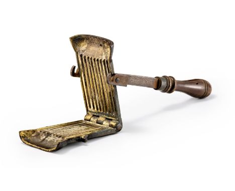 Gießform für Styli   um 1770 Flache, aufklappbare Bronzeform für acht Styli (Zäpfchen) sowie vierkantiger Haltestab mit Versc