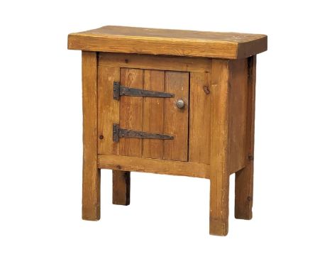 A vintage rustic pine cabinet. 76x38.5x81.5cm 