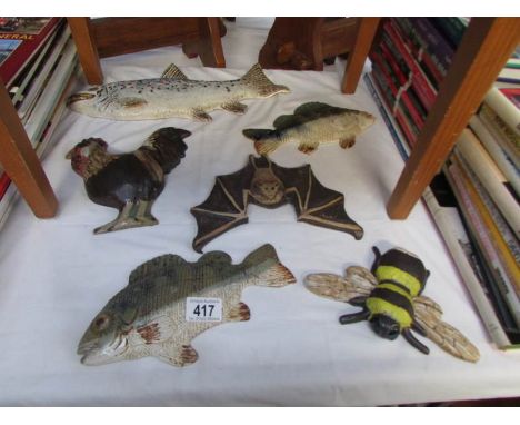 A mixed lot of art and craft ornaments