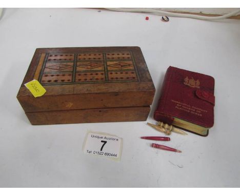 A Victorian cribbage board/box complete with counters and cards