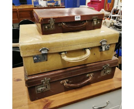 QUANTITY OF VINTAGE SUITCASES