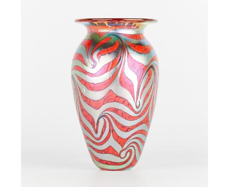 Robert Eickholt (American, b. 1947). Art glass vase depicting reflective mirror-like swirls against a red background, 2005. S