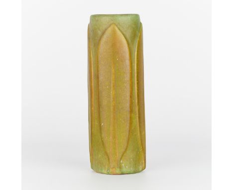 Roseville Pottery Company, United States. Early Velmoss cylindrical leaf vase, ca. 1916. Numbered along the underside "19k No