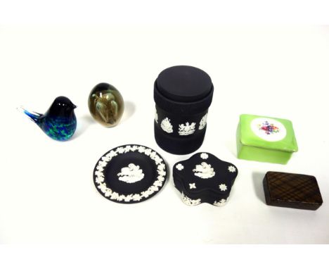 Wedgwood black basalt jasperware tobacco jar and cover with match striker and bearing coats of arms of English universities, 
