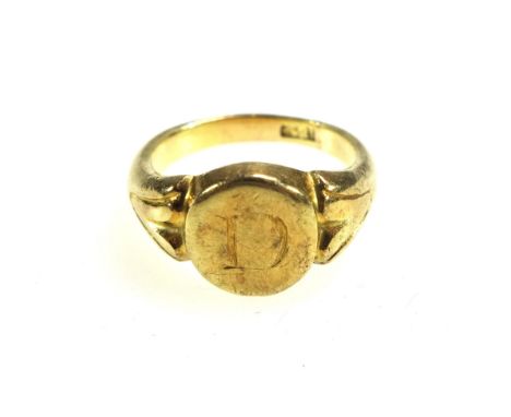 18ct gold signet ring initialled "D", 6.7grs 