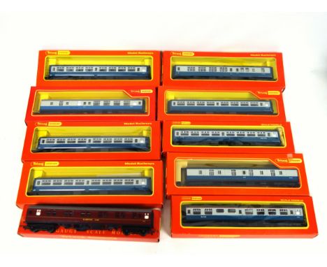 4 Tri-ang Hornby Inter-City 2nd Class coaches, with operating interior lights, R.722; Brake 1st Coach, R.723; B.R. Inter-City
