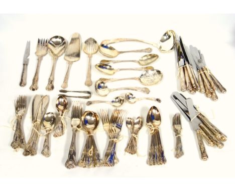 Comprehensive suite of silver plated King's Pattern cutlery, of 92 pieces for 6 settings, comprising soup spoons, fish forks 