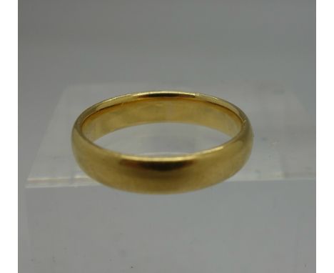 A 22ct gold wedding ring, weight 4.4g, size K