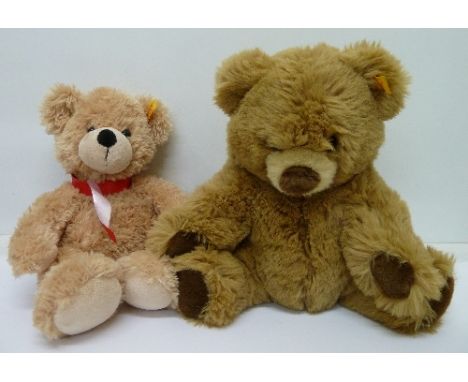 Two modern Steiff Teddy bears
