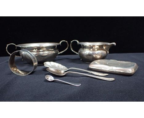 A GOLDSMITH'S AND SILVERSMITH'S COMPANY SUGAR BASIN AND CREAM JUG (dented) with other small silver (mostly a/f)
