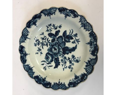 An 18th Century Worcester fruit and hop pattern dish with scalloped edge, 17.5 cm diameter CONDITION REPORTS Whilst the piece