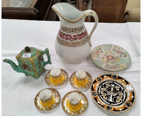 A Majolica teapot, Minton jug, 4 Worcester cups and saucers etc 