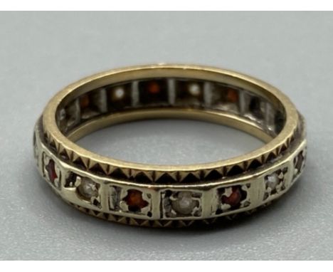 Vintage 9ct gold white &amp; red stone eternity style ring, size M, 2.7g