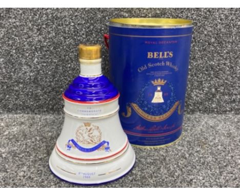 Wade Bells old scotch whisky decanter, 75cl still sealed, to commemorate the birth of princess Beatrice, 8th august 1988