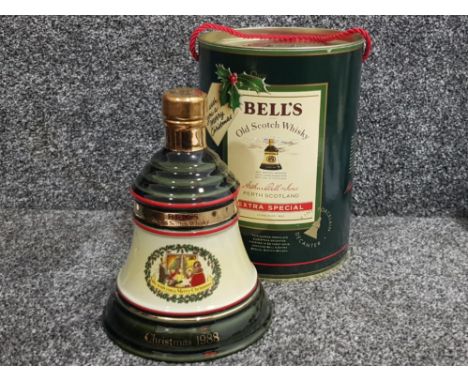 Bells old Scotch whisky decanter, Christmas 1988, finished in 22ct gold, 75cl still sealed with original tube of issue