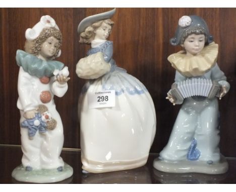 THREE NAO&nbsp;FIGURES OF A GIRL AND TWO JESTERS, WITHOUT MODEL NUMBERS