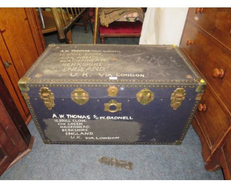 A VINTAGE PACKING TRUNK - BANDED H-50 W-92 CM