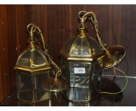 TWO BRASS AND GLASS CEILING LIGHT FITTINGS, TALLEST 33 CM