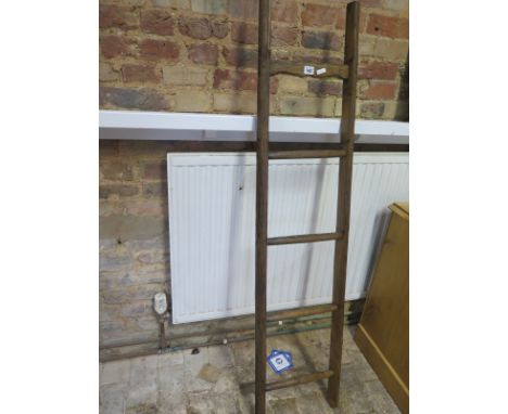 A vintage 5-rung ladder, polished for decorative use - Height 148cm 