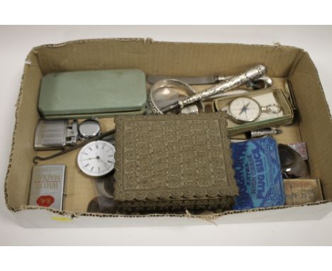 A TRAY OF COLLECTABLES TO INCLUDE PISTOL GRIP KNIVES, COINS ETC