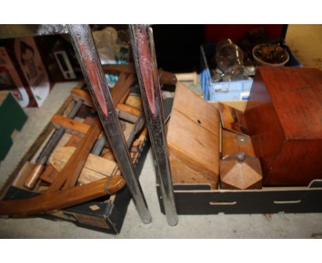 TWO TRAYS OF VINTAGE TREEN TO INCLUDE A LETTER RACK, TOOLS, BRUSH POT ETC