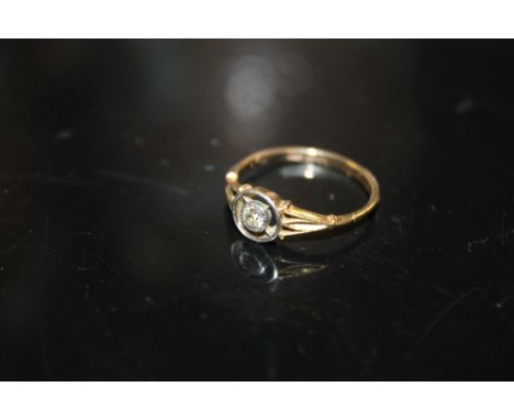 A 9CT GOLD DIAMOND DRESS RING