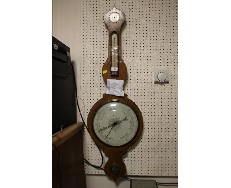 A VINTAGE OAK ANEROID BAROMETER A/F