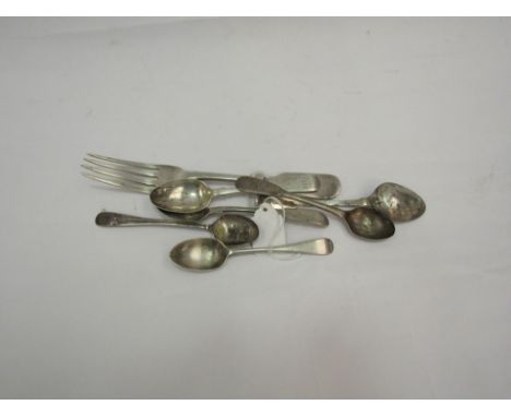 A small quantity of silver flatware