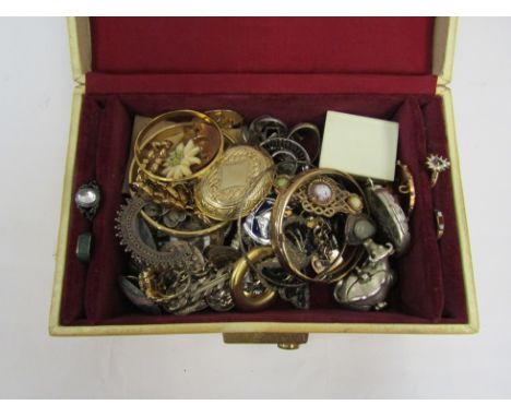 A box of jewellery including Victorian oval locket, ornate stag brooch, amber signet ring etc