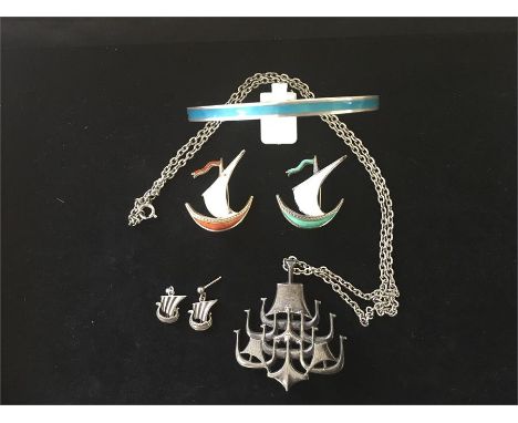 Collection of Norway Silver and Enamel jewellery to include David Andersen all in good condition on the ships mast small enam