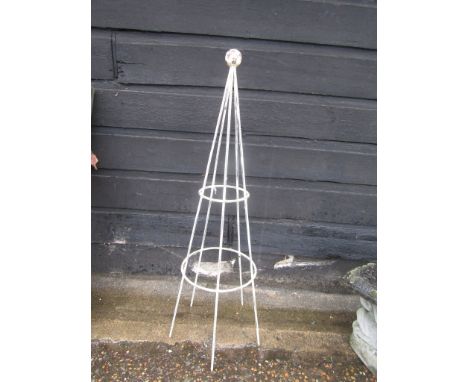 Metal garden obelisk&nbsp;