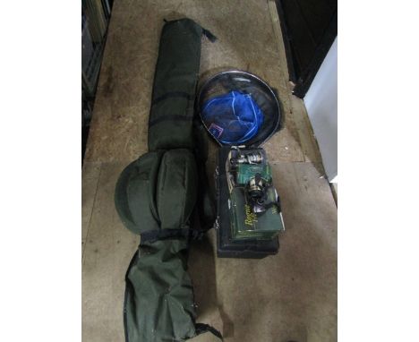 Carp fishing gear- bag of 3 carbon rods, assorted reels, 2 nets and a tackle box with contents&nbsp;