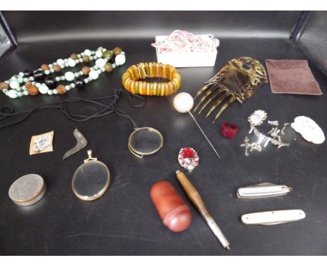 Collection of mainly costume jewellery some pieces a/f. A faux tortoise shell hair comb, hat pin, two fruit knives, a 'calaro
