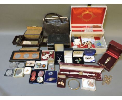 A ladies' gold-plated Tissot Stylist strap watch, a lucite brooch, a rolled gold bangle, a gilt metal chain, and assorted cos