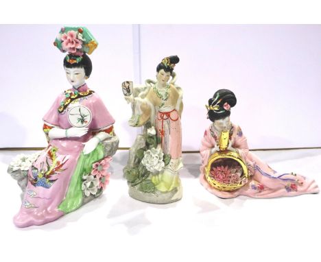 Three ceramic Japanese ladies, largest H: 39 cm, no chips or cracks. P&amp;P Group 3 (£25+VAT for the first lot and £5+VAT fo