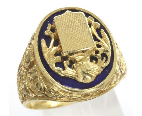 18ct gold and enamel gents signet ring with rose design shoulders, size W/X, 11.3g, testing mark to inside of ring, deep scra
