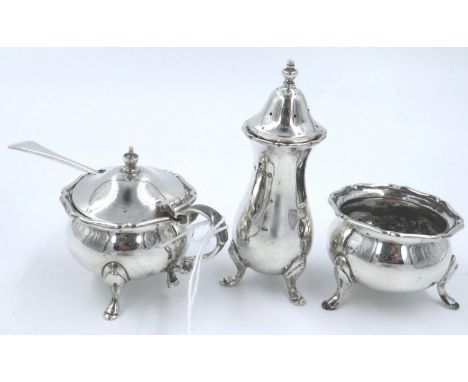 Hallmarked silver George V cruet set, Birmingham assay 1920, largest H: 80 mm, combined 100g. P&amp;P Group 2 (£18+VAT for th